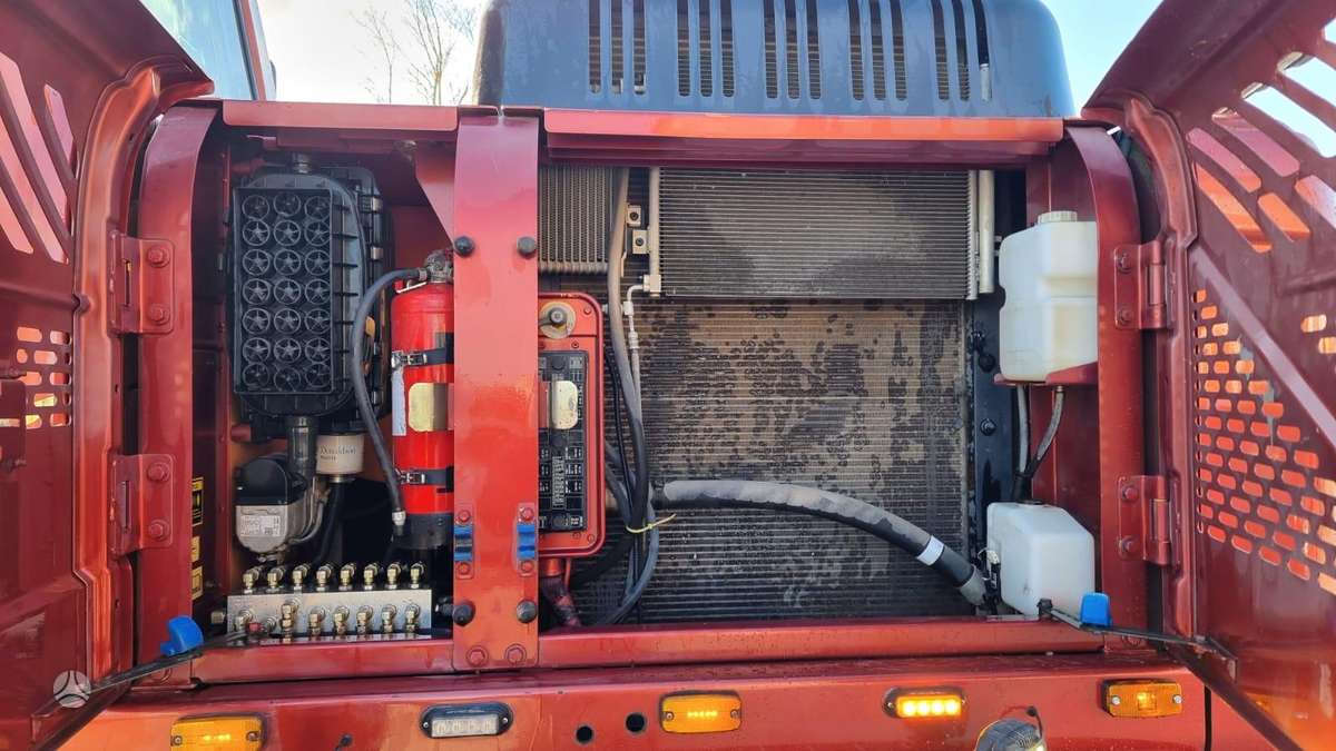 Hyundai Robex 220 LC-9 A + Rototilt, экскаваторы