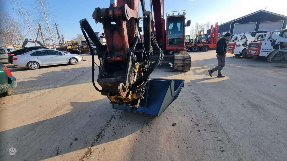 Hyundai Robex 220 LC-9 A + Rototilt, экскаваторы