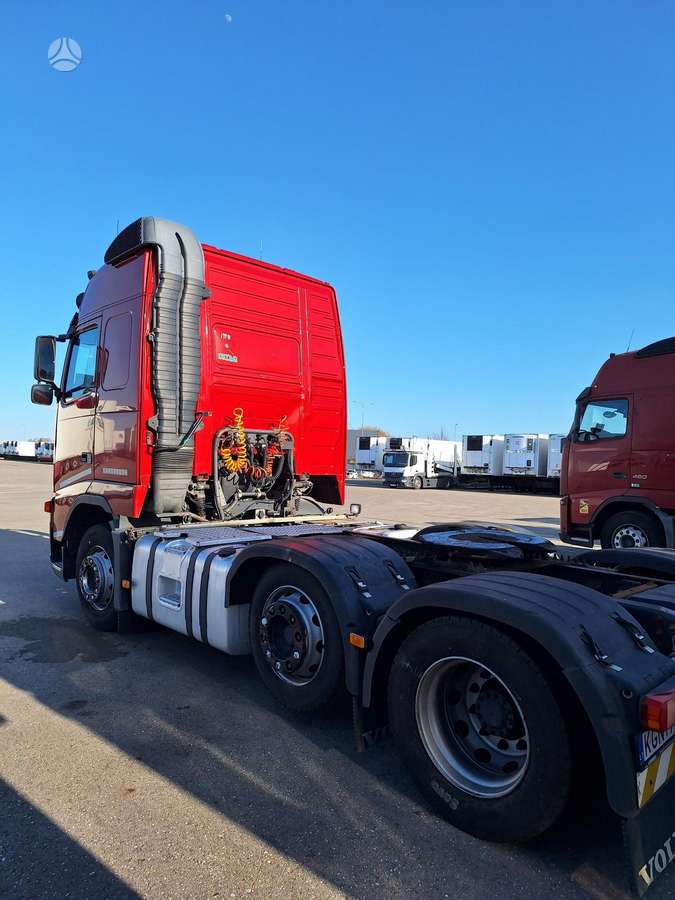 Volvo FH440, double sleeper