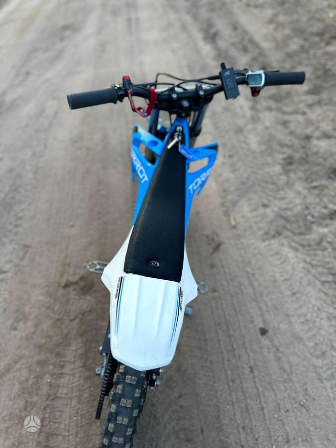 Yamaha MT 07, street / classic