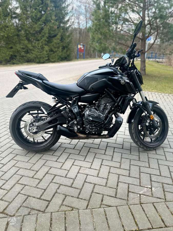Yamaha MT, street / classic