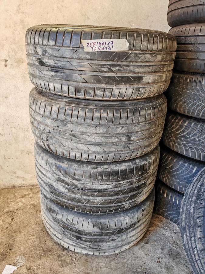 Hankook, vasaras 255/40 R19