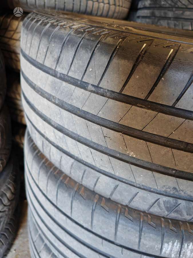 Bridgestone, vasaras 245/40 R19