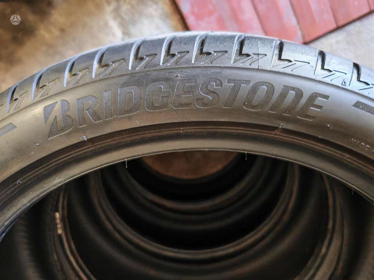 Bridgestone, vasaras 245/40 R19