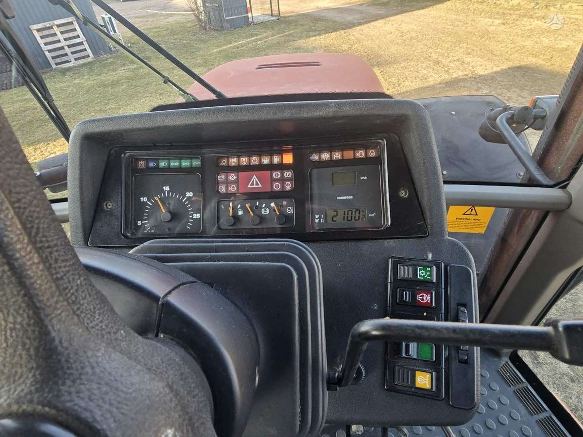Case-IH CVX130, traktoriai