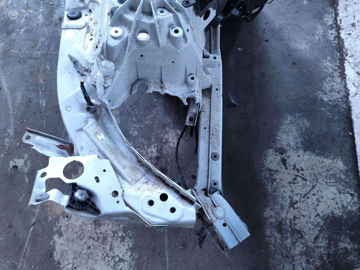 BMW i4 hood (front, rear)