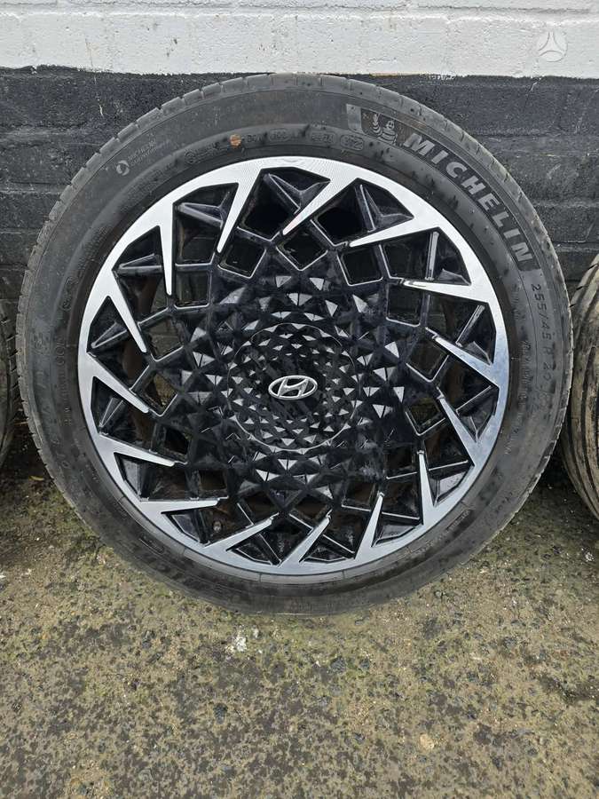 Hyundai Ioniq 5, light alloy, R20