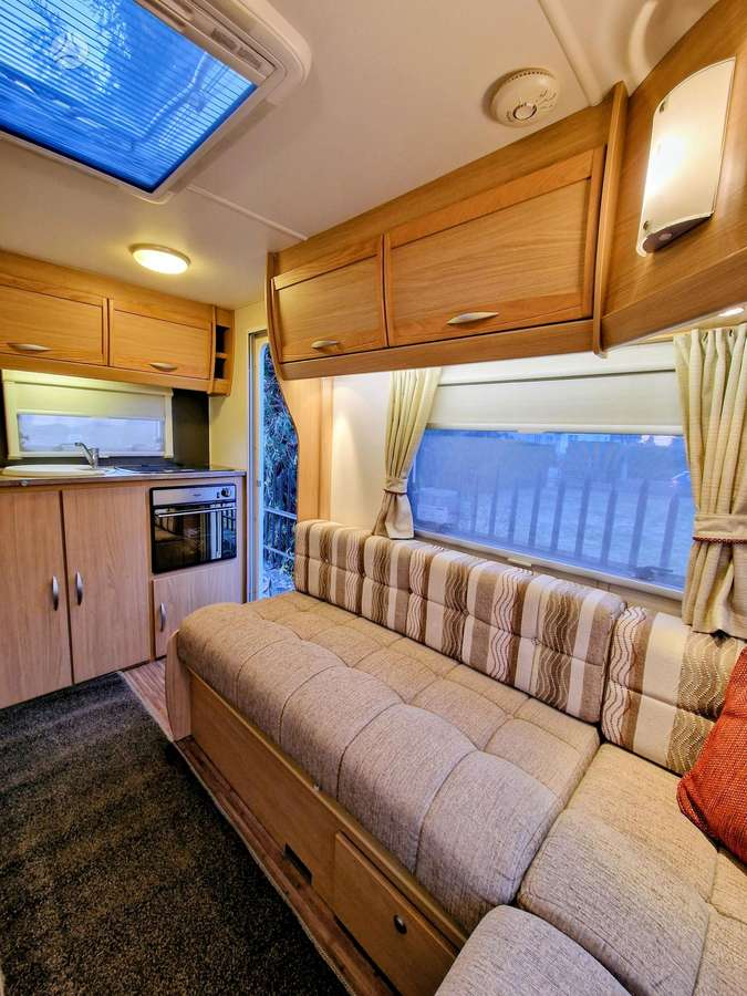 -Kita- Elddis Xplore 302, caravans