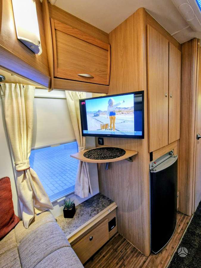 -Kita- Elddis Xplore 302, caravans