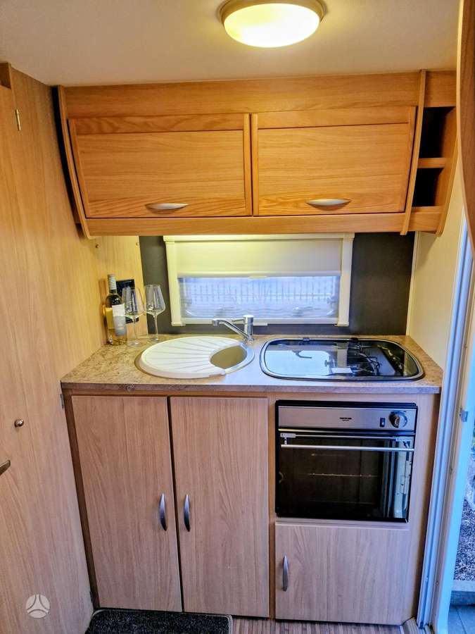 -Kita- Elddis Xplore 302, caravans