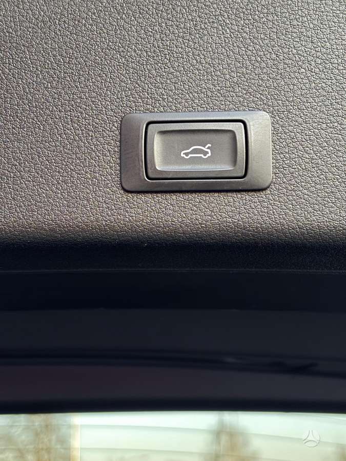 Audi e-tron, 95 kWh, off-road / crossover