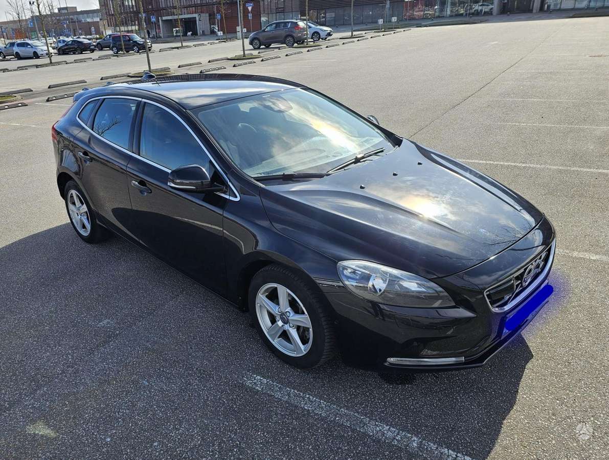Volvo V40, 2.0 l., hatchback