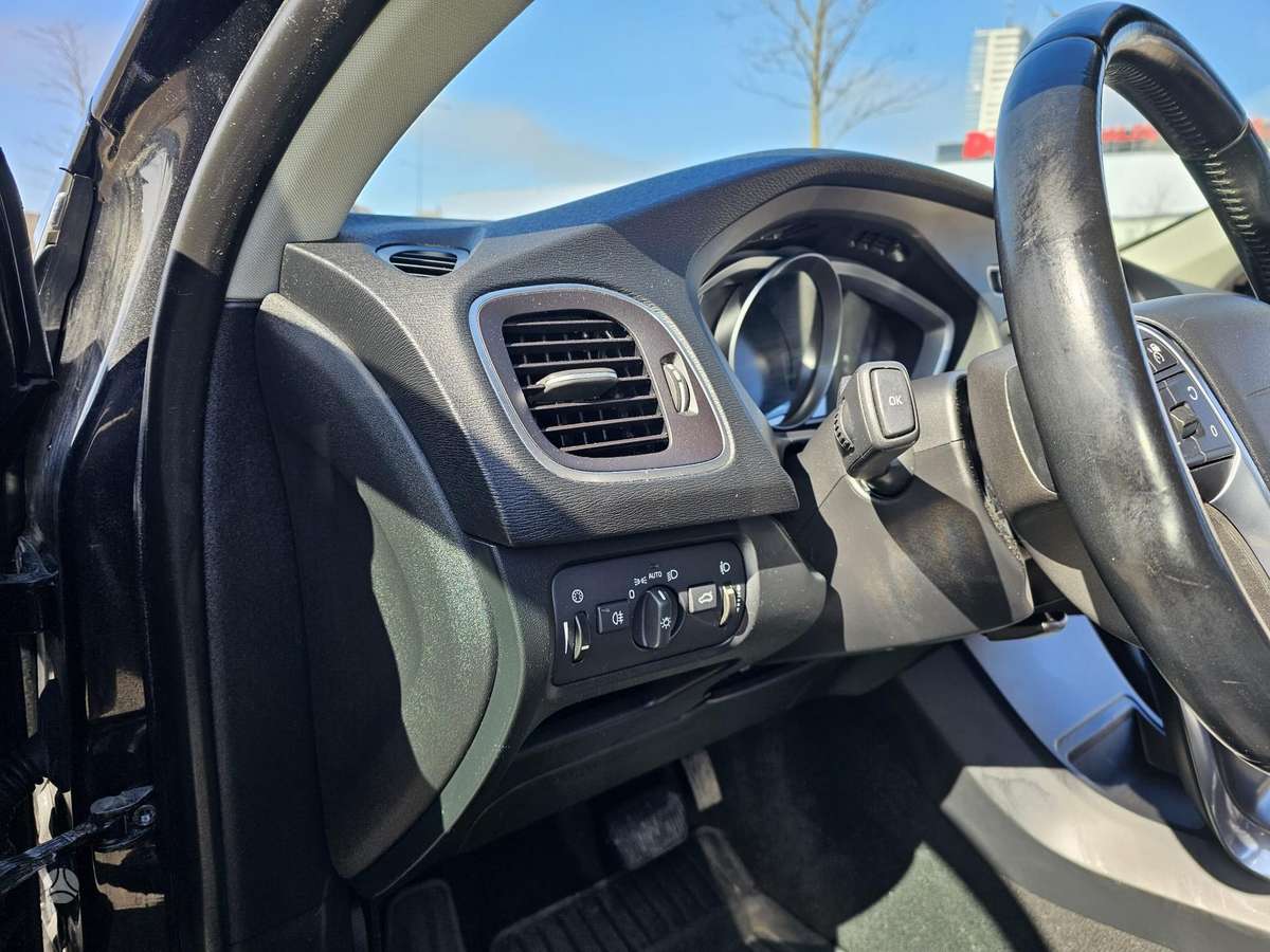 Volvo V40, 2.0 l., Хэтчбек