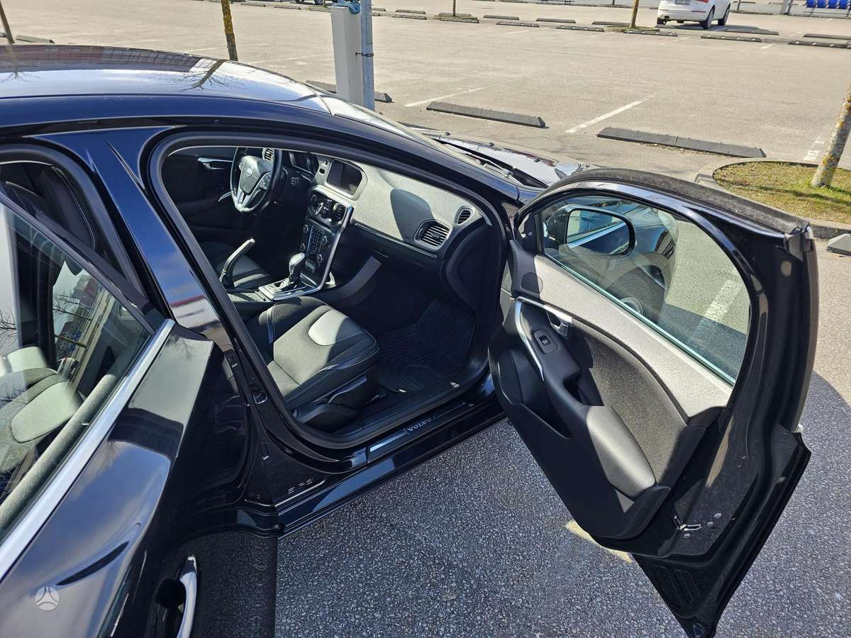 Volvo V40, 2.0 l., hatchback