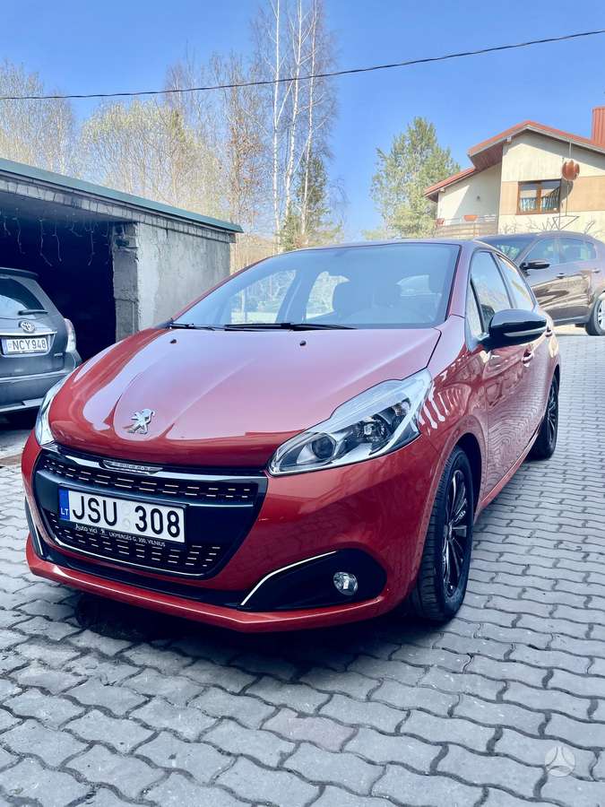 Peugeot 208, 1.2 l., hatchback
