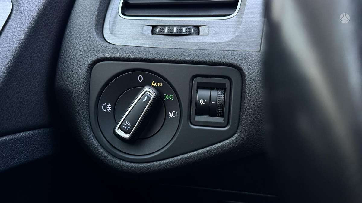 Volkswagen Golf, 1.6 l., hatchback
