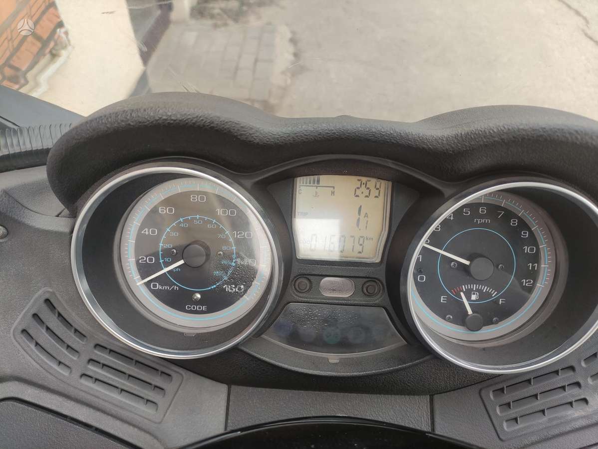 Piaggio Xevo 125cc, мотороллеры / мопеды