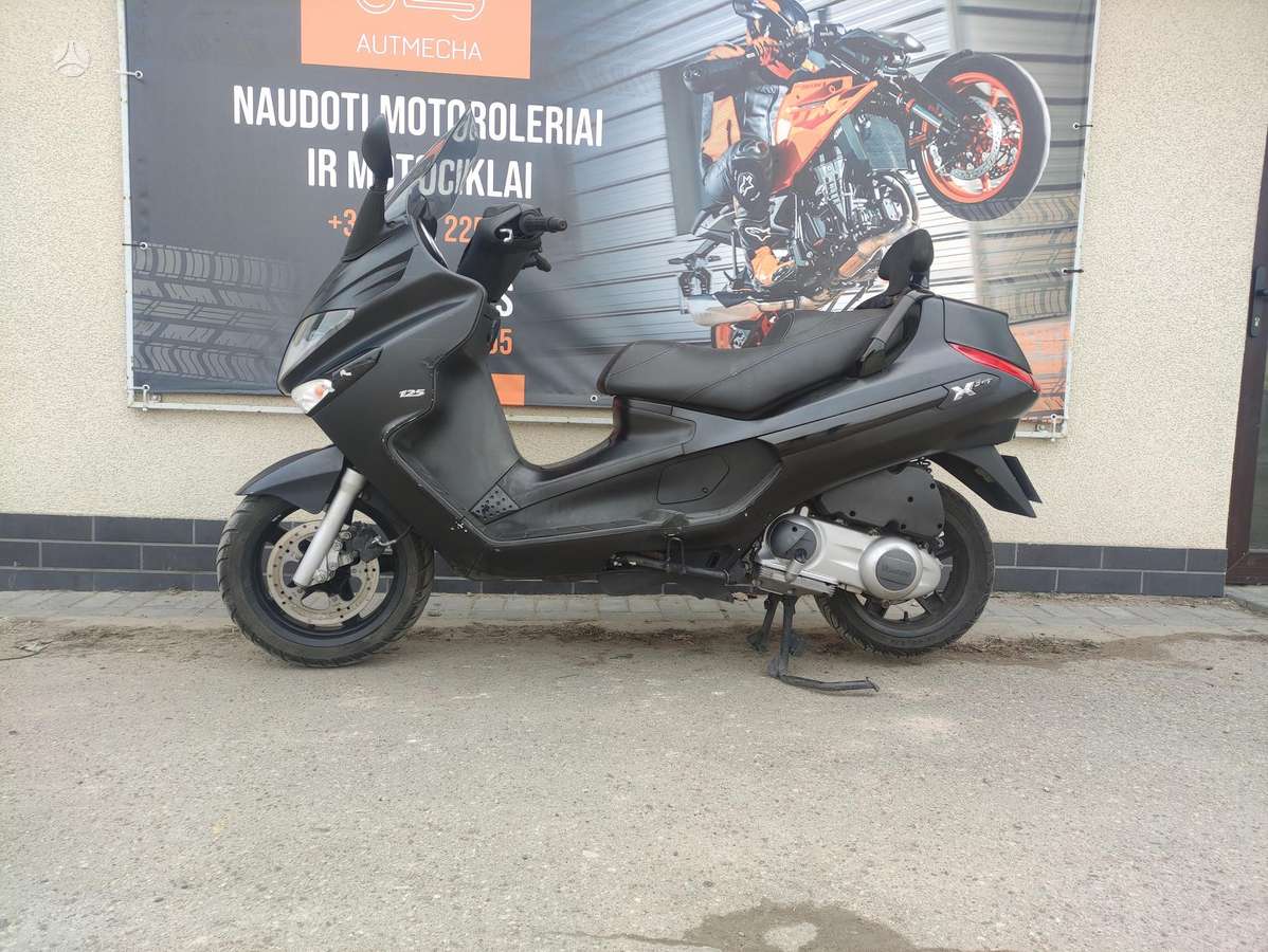 Piaggio Xevo 125cc, scooters / mopeds