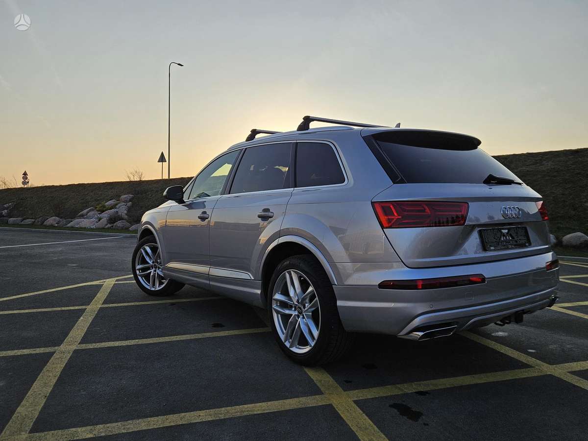 Audi Q7, 3.0 l., off-road / crossover
