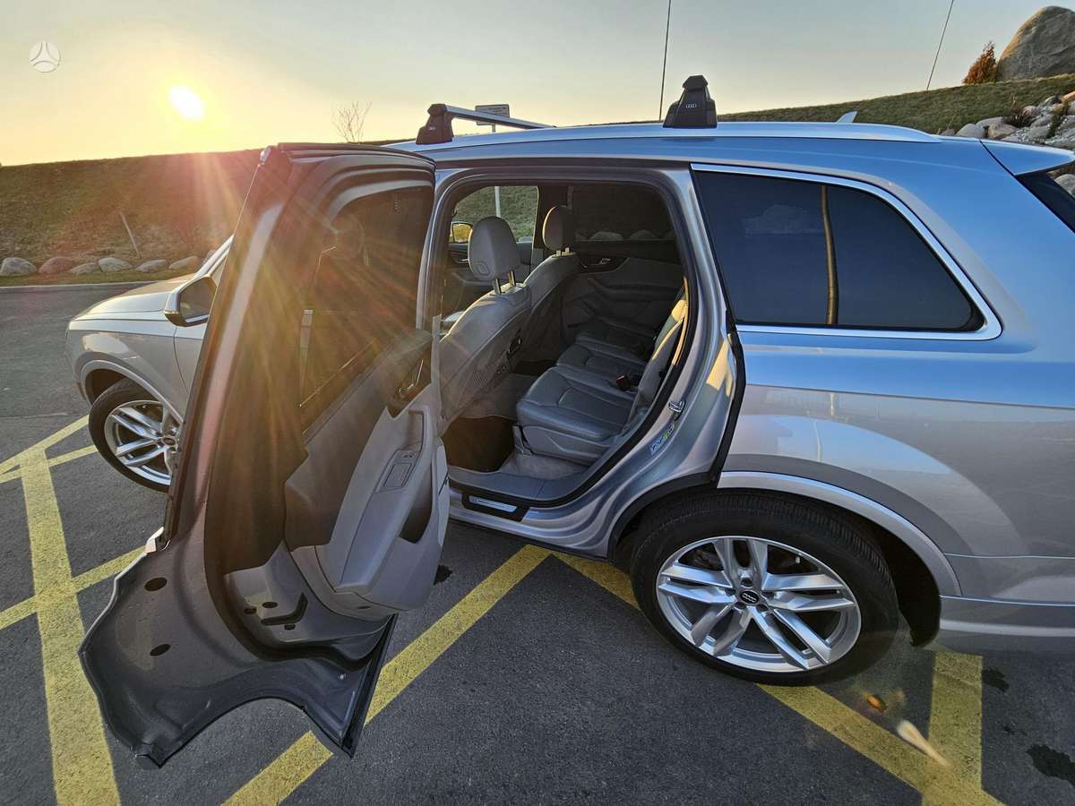 Audi Q7, 3.0 l., Внедорожник / Кроссовер