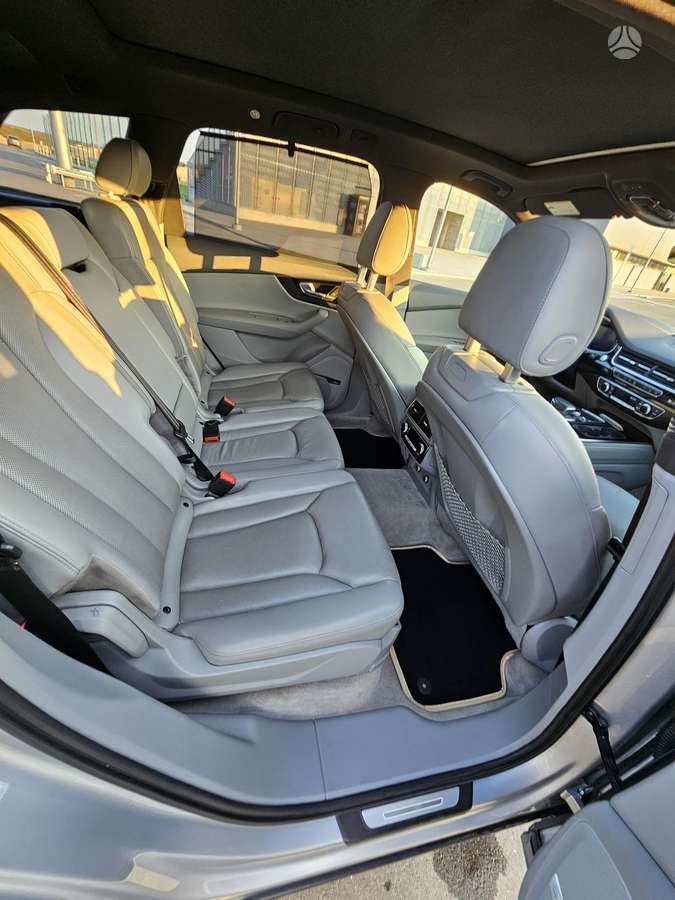 Audi Q7, 3.0 l., off-road / crossover