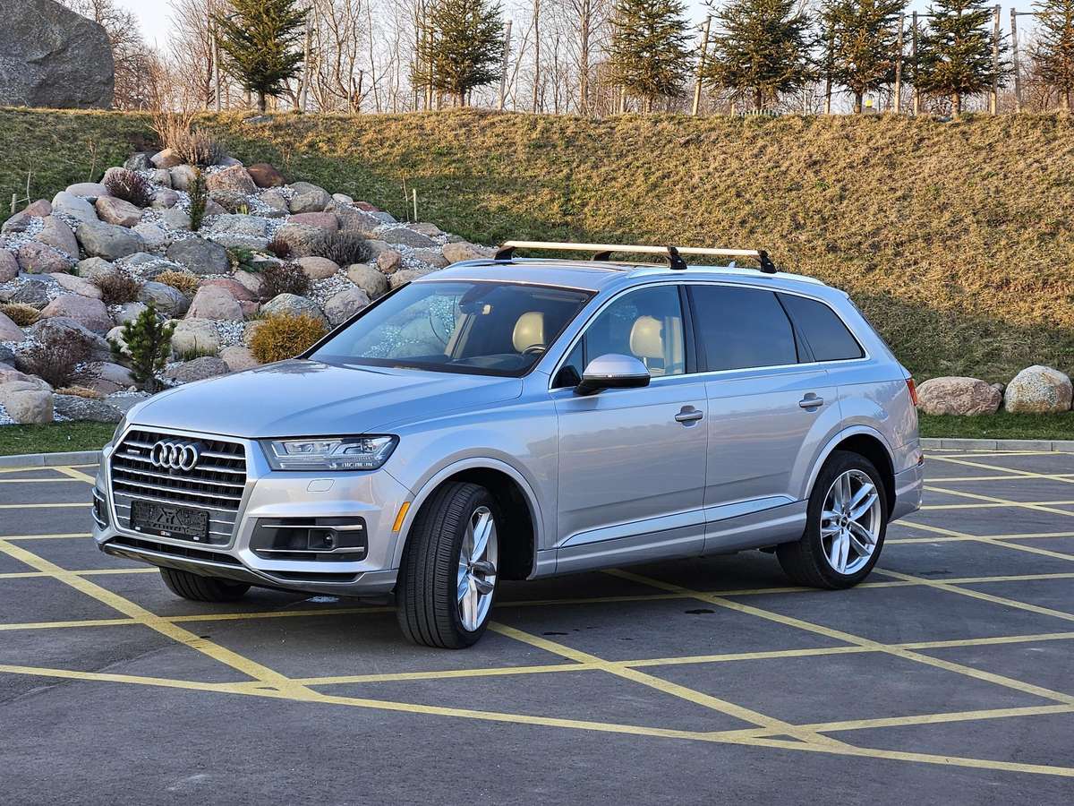 Audi Q7, 3.0 l., off-road / crossover