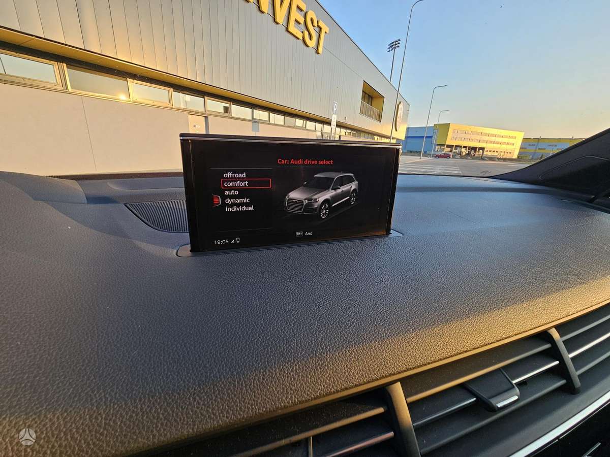 Audi Q7, 3.0 l., off-road / crossover