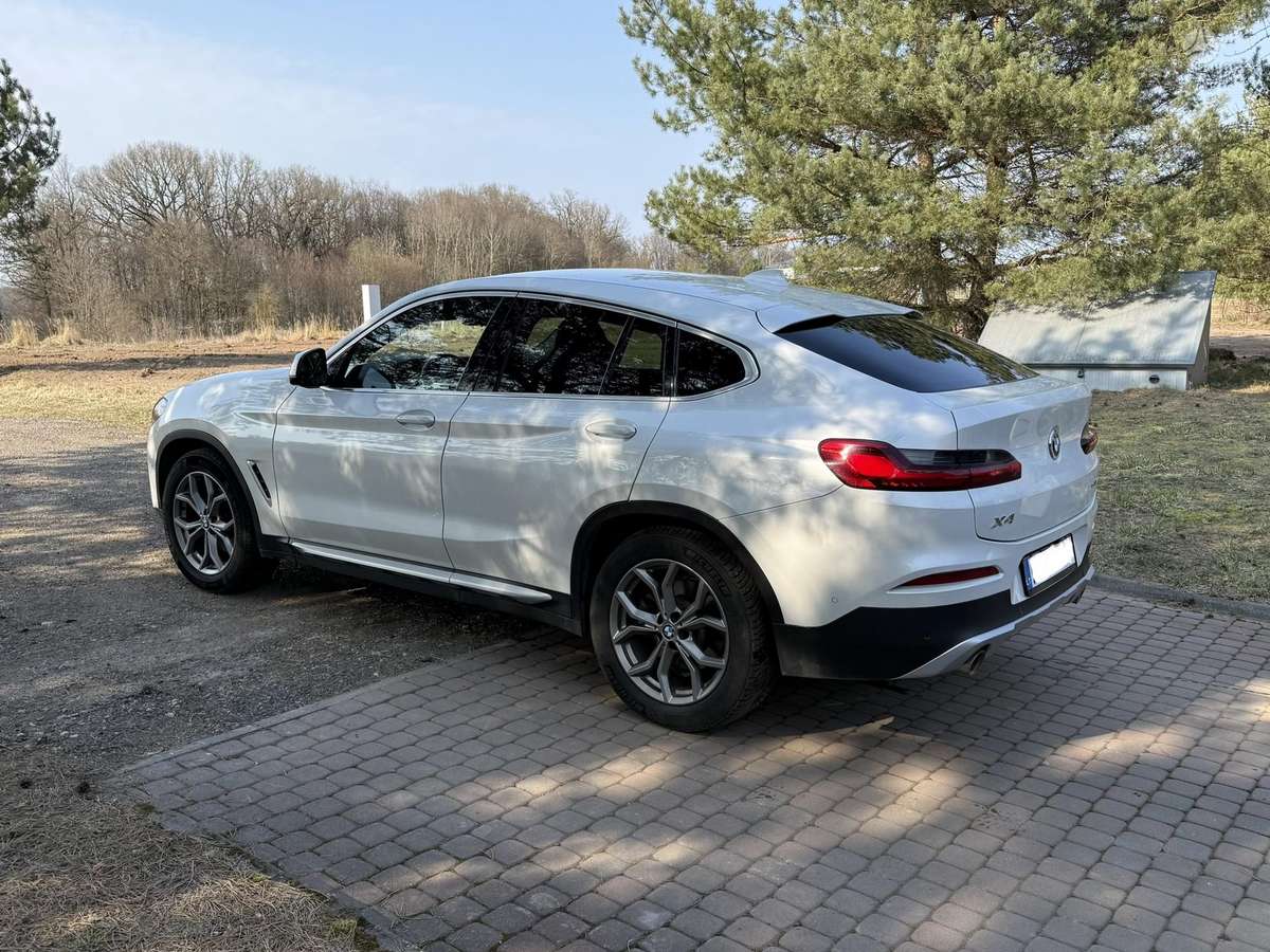 BMW X4, 2.0 l., Седан