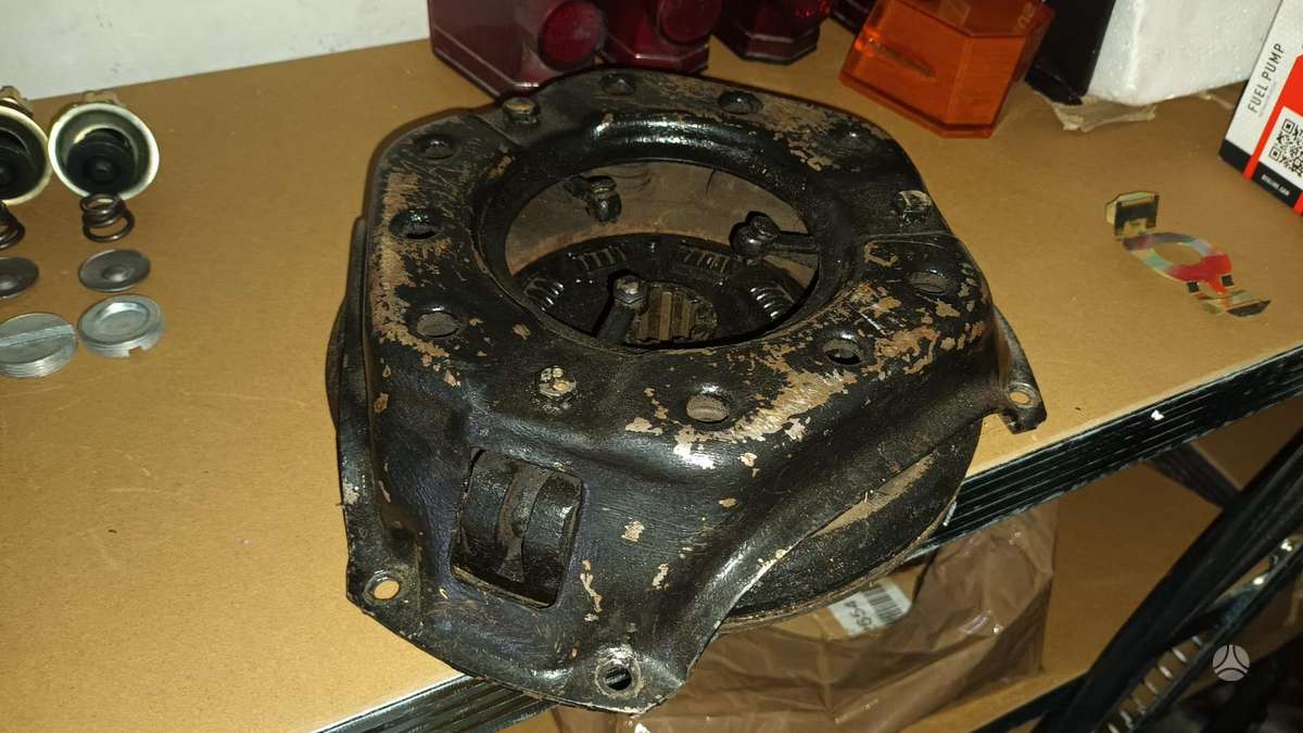 GAZ 21 apdailos detalės