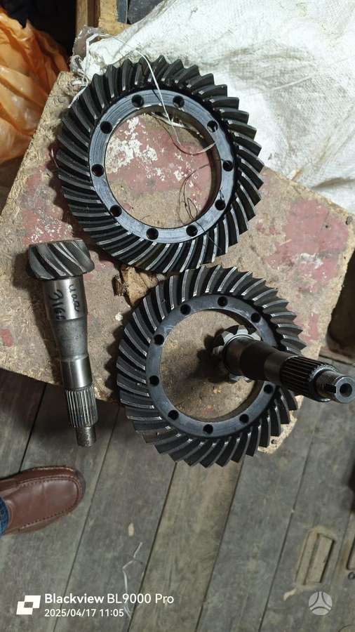 UAZ 469 apdailos detalės