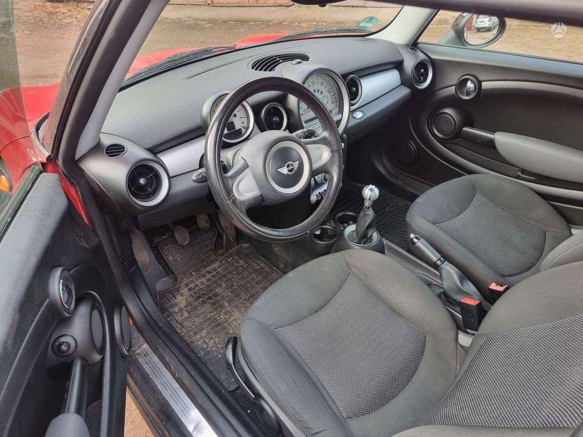 Mini Cooper, 1.4 l., hatchback