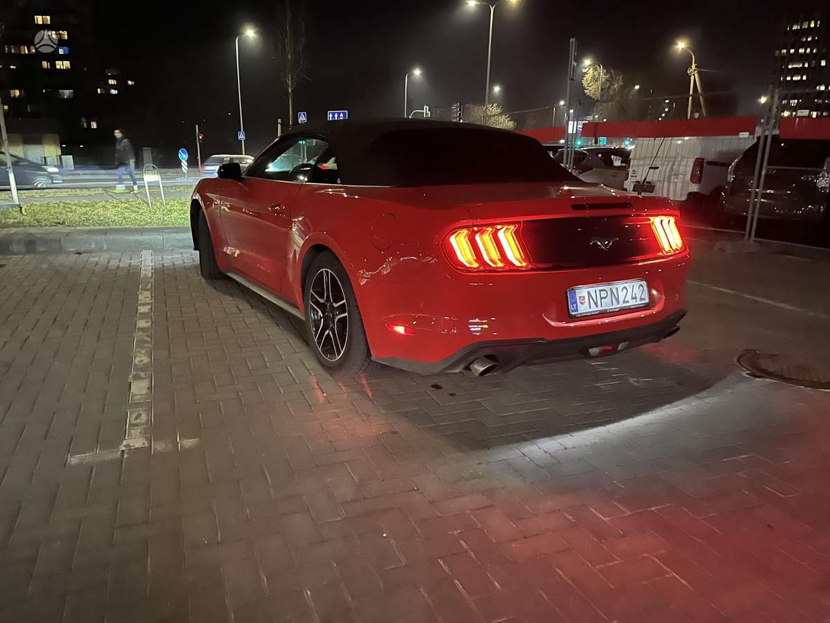 Ford Mustang, 2.3 l., convertible