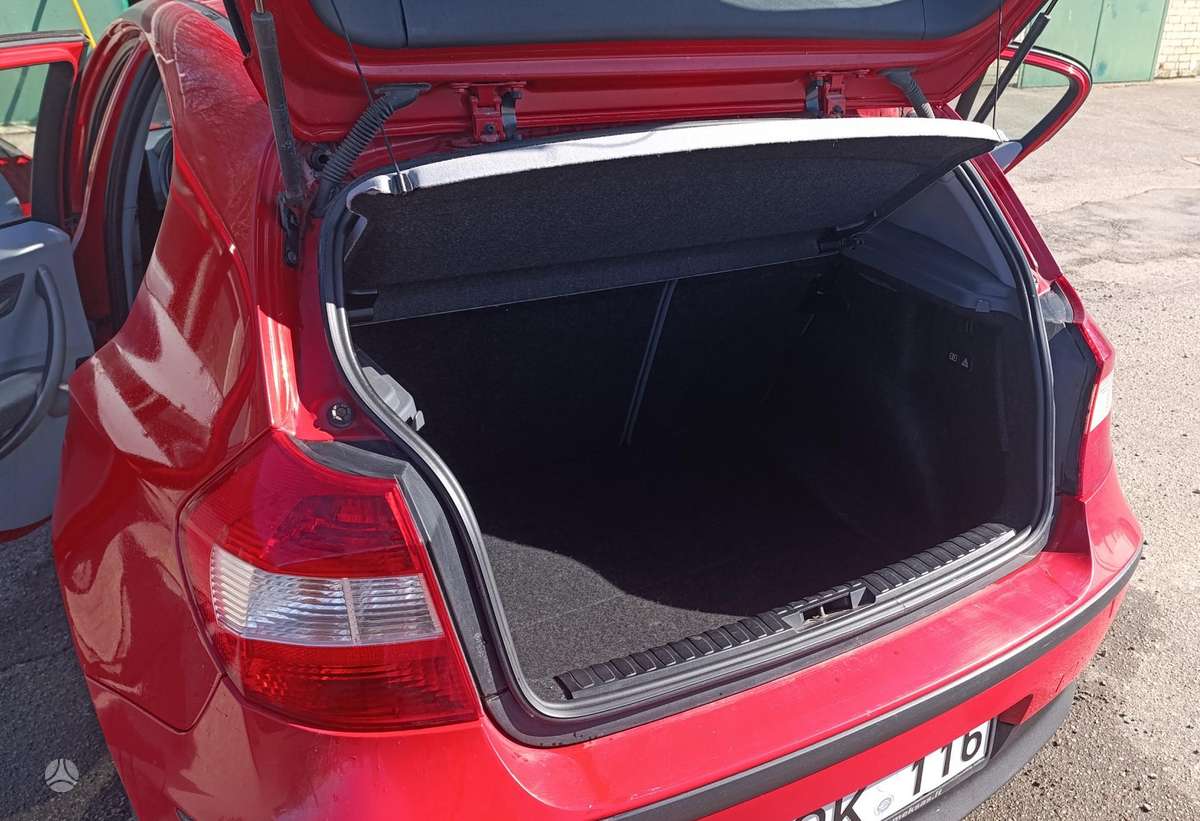 BMW 116, 1.6 l., hatchback