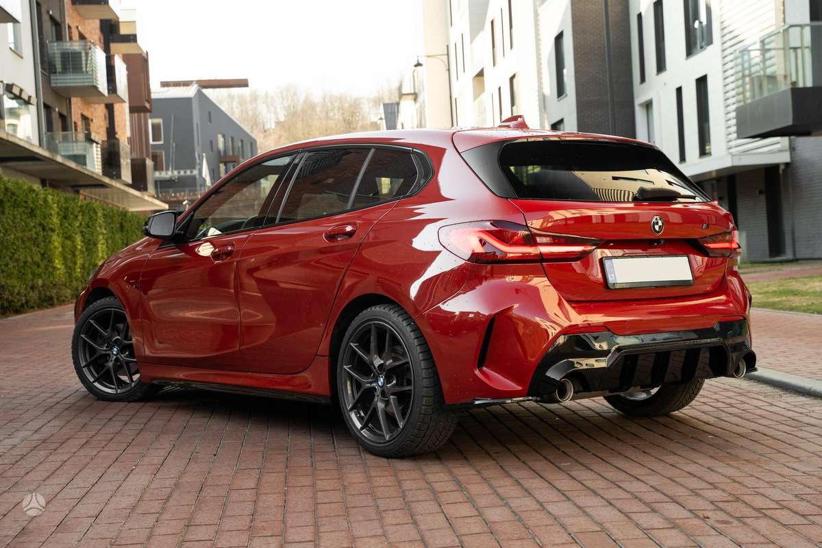 BMW 118, 1.5 l., hatchback