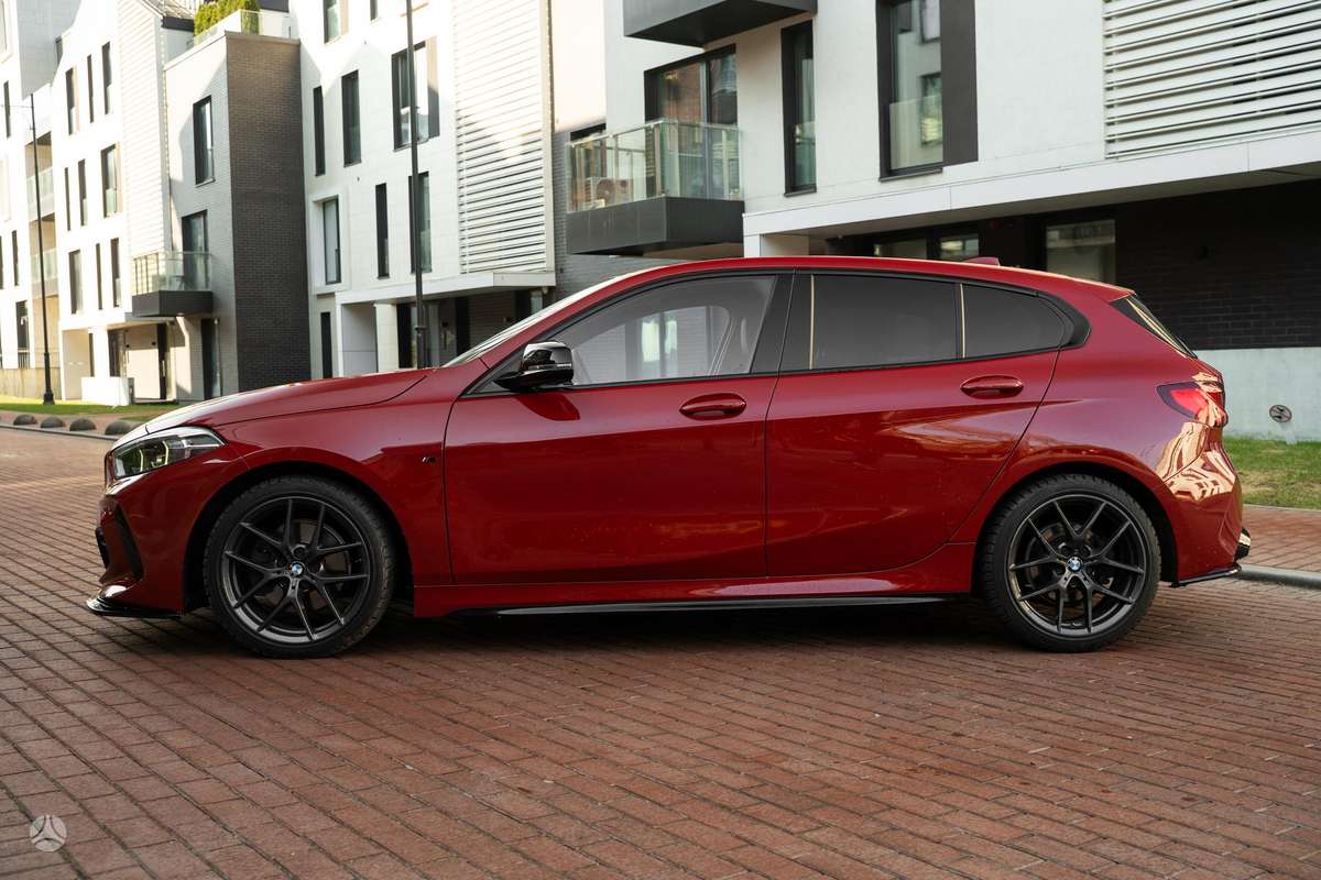 BMW 118, 1.5 l., hatchback