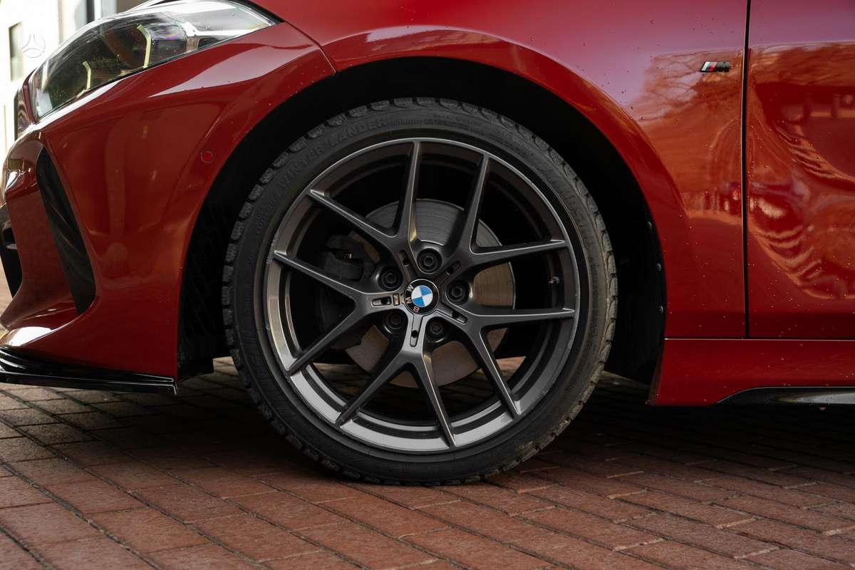 BMW 118, 1.5 l., hatchback