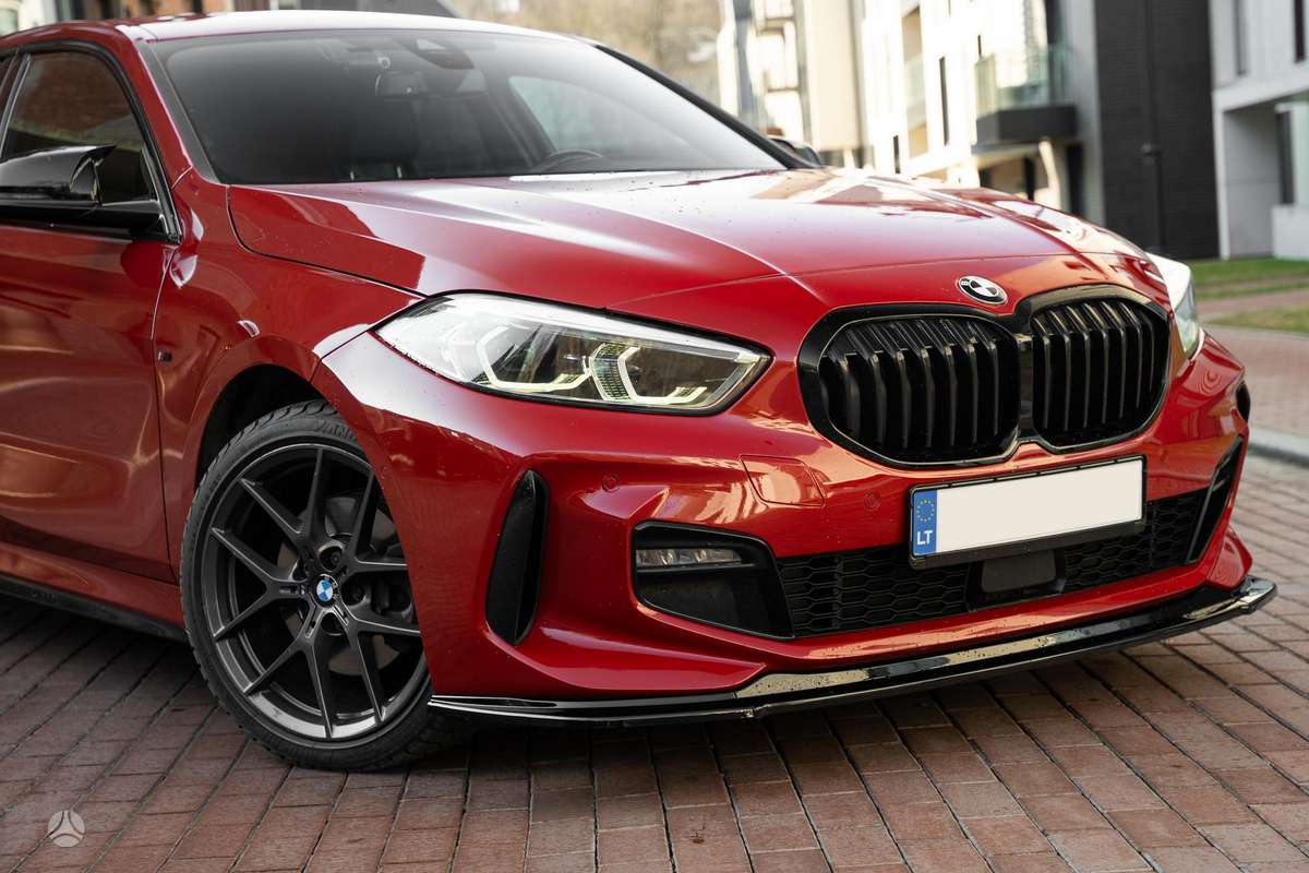 BMW 118, 1.5 l., hatchback
