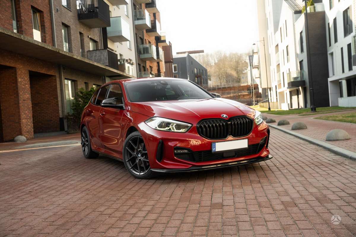 BMW 118, 1.5 l., hatchback