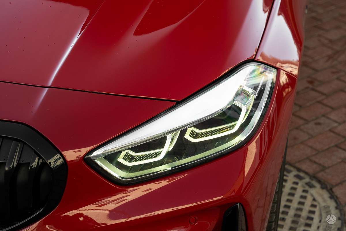 BMW 118, 1.5 l., hatchback