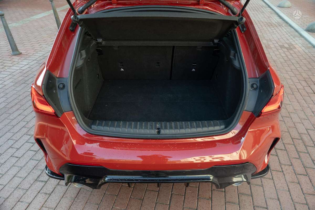 BMW 118, 1.5 l., hatchback