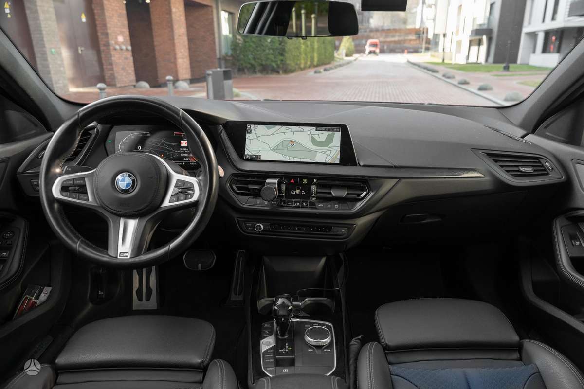 BMW 118, 1.5 l., hatchback
