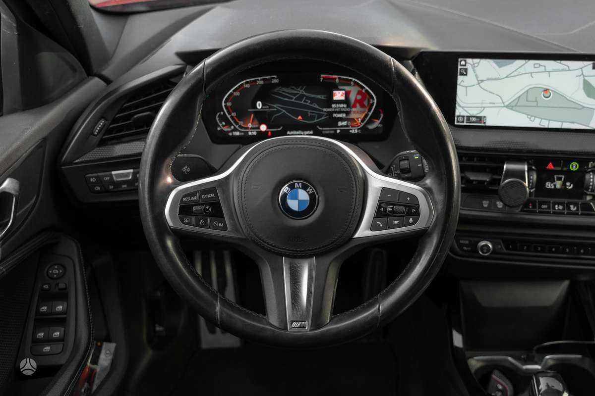 BMW 118, 1.5 l., hatchback