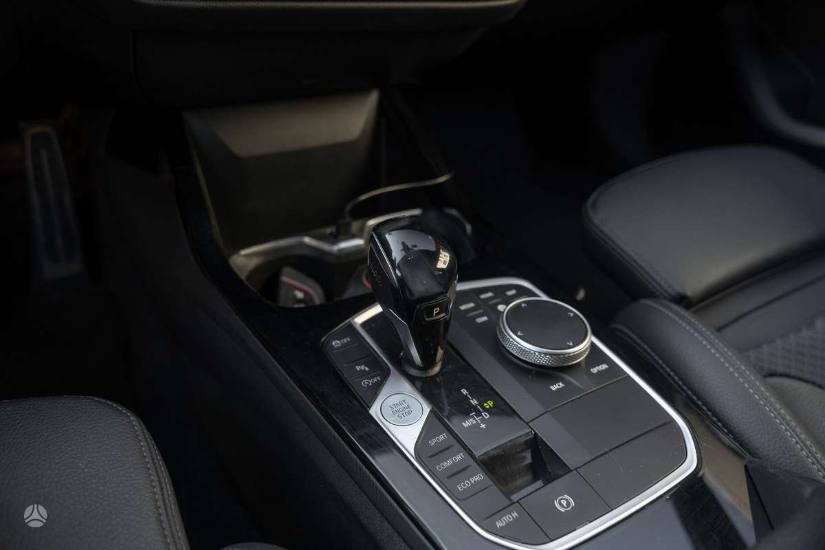 BMW 118, 1.5 l., hatchback