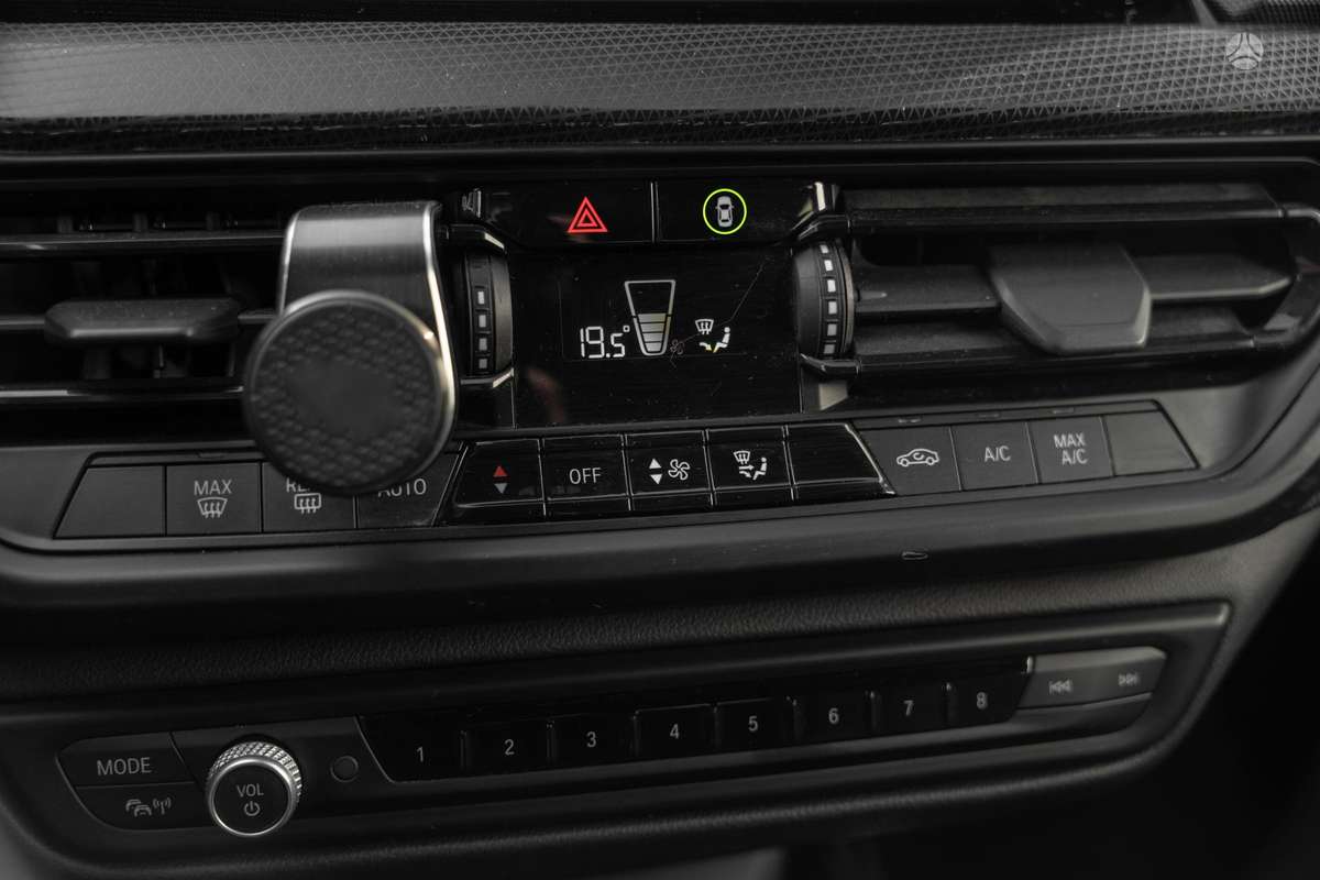 BMW 118, 1.5 l., hatchback