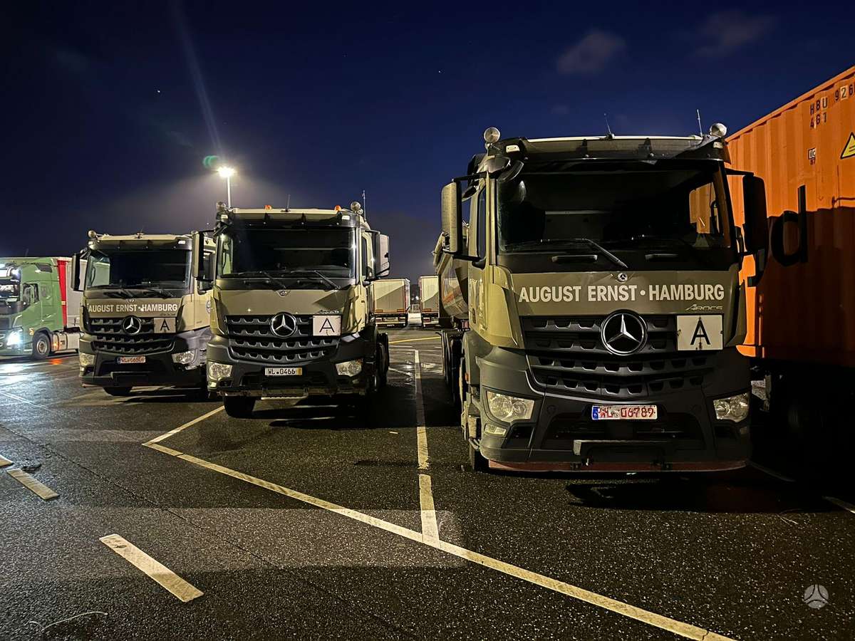 Mercedes-Benz 1842 Arocs, single sleeper