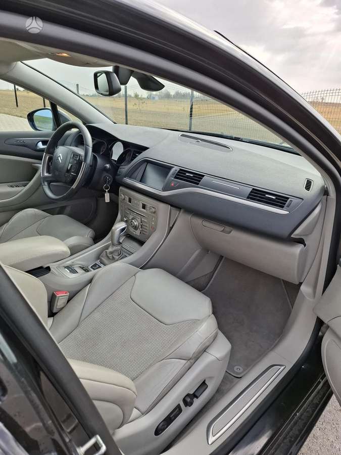 Citroen C5, 2.2 l., sedanas