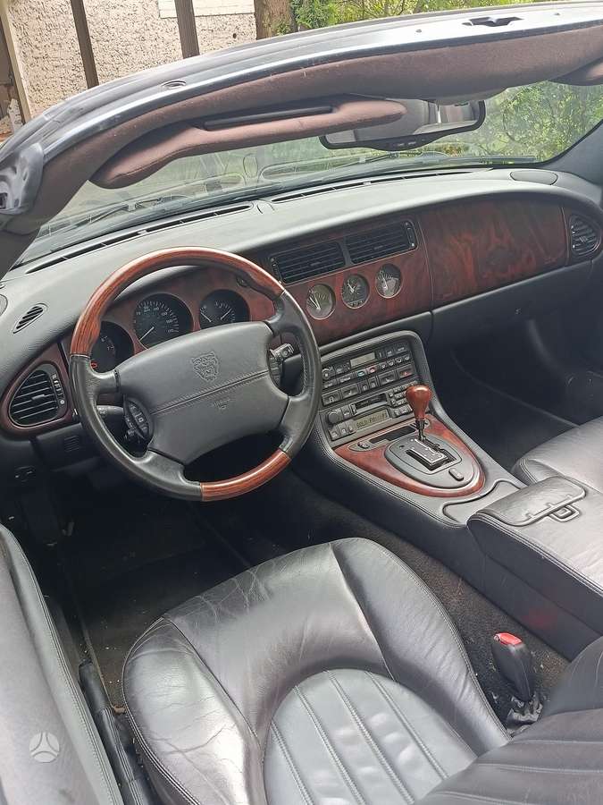 Jaguar XK8, 4.2 l., convertible
