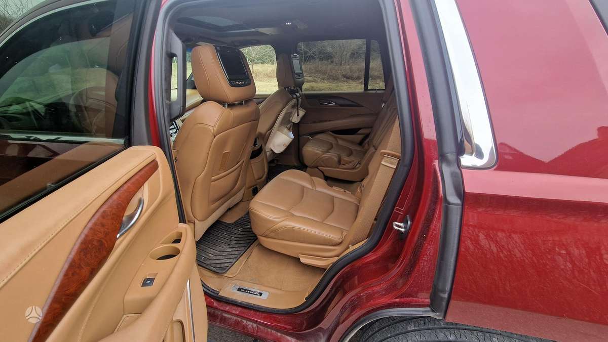Cadillac Escalade, 6.2 l., off-road / crossover