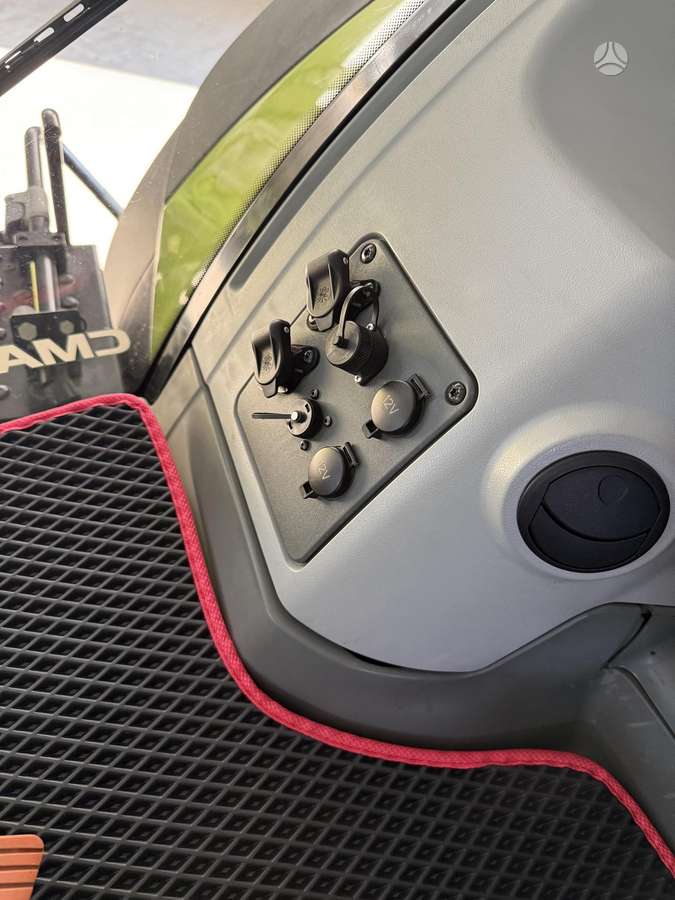 Claas Axion 850 CMATIC, traktoriai