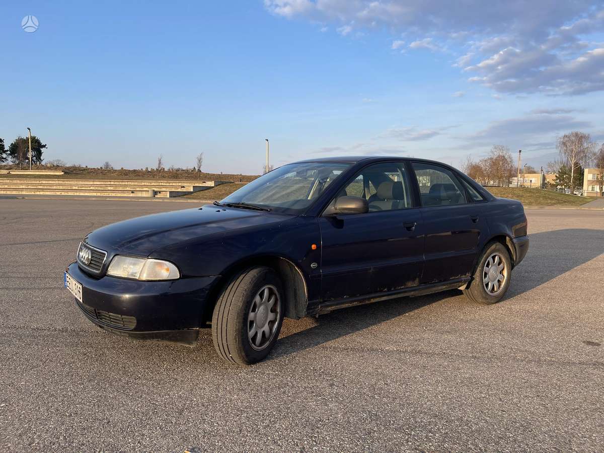 Audi A4, 1.6 l., Седан